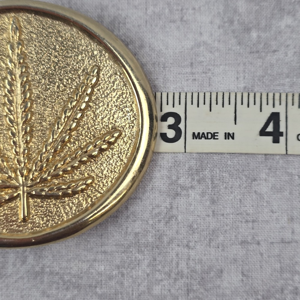 Metal Belt Buckle Gold Tone Oval Marijuana Design 2.5 X 2.75 Fits 1.5 Inch Belt - Picture 4 of 4